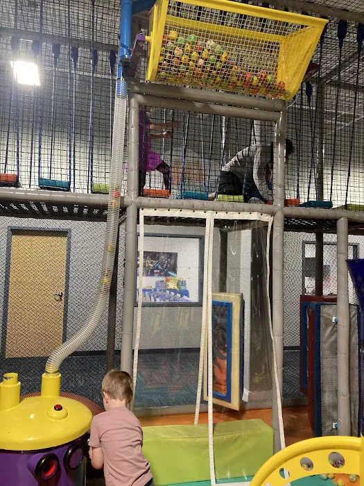 Up & Away Indoor Play Picture 3