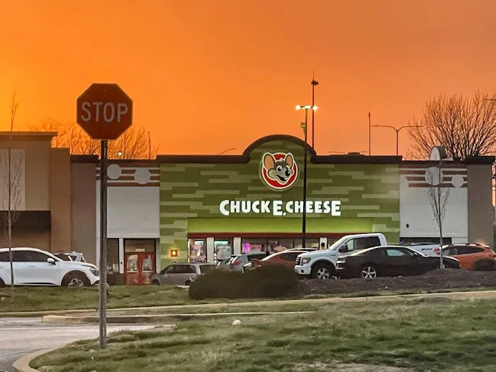 Chuck E. Cheese Picture 1