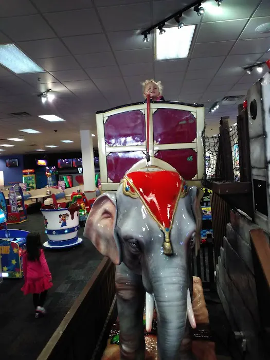 Chuck E. Cheese Picture 5