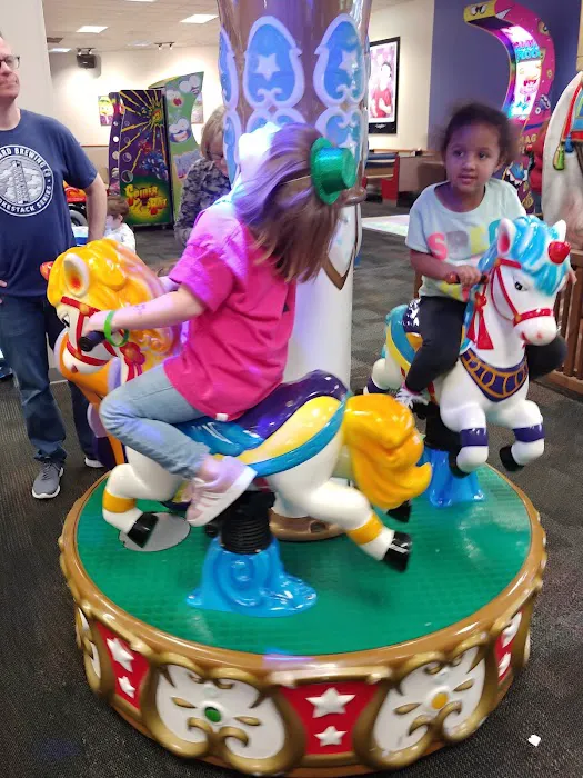 Chuck E. Cheese Picture 9
