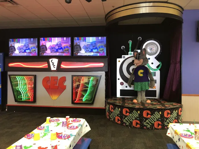 Chuck E. Cheese Picture 10