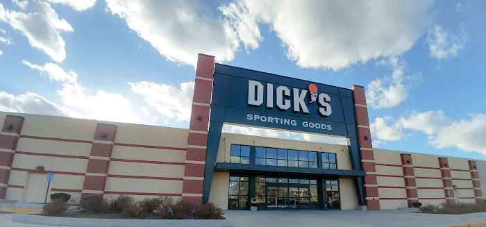 DICK'S Sporting Goods Picture 1