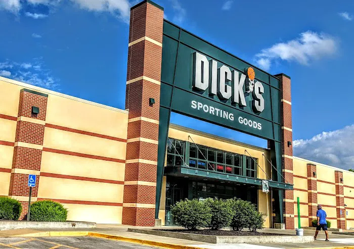 DICK'S Sporting Goods Picture 4
