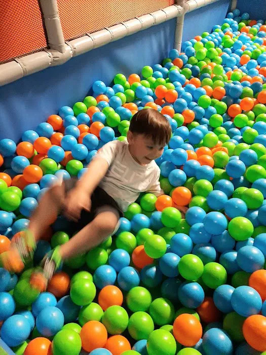 UPTOWN JUNGLE FUN PARK | Las Vegas, NV Picture 9