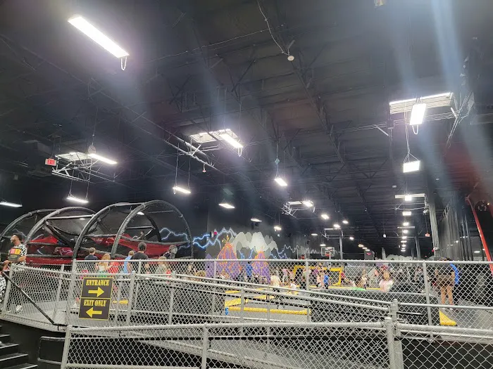 Gravady trampoline park Picture 10