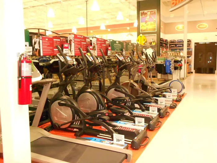 DICK'S Sporting Goods Picture 2
