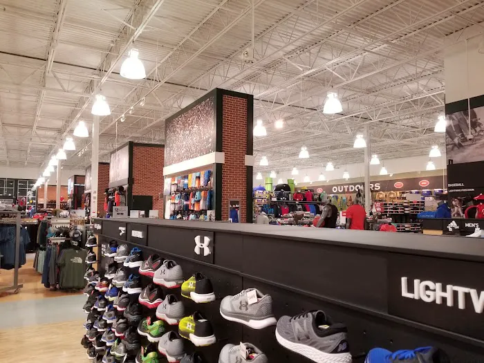 DICK'S Sporting Goods Picture 6
