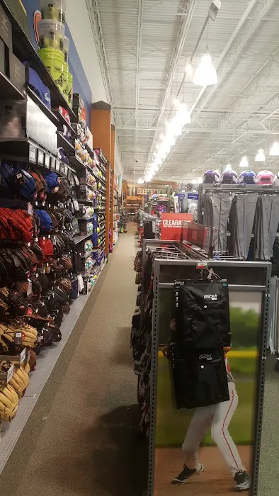 DICK'S Sporting Goods Picture 7