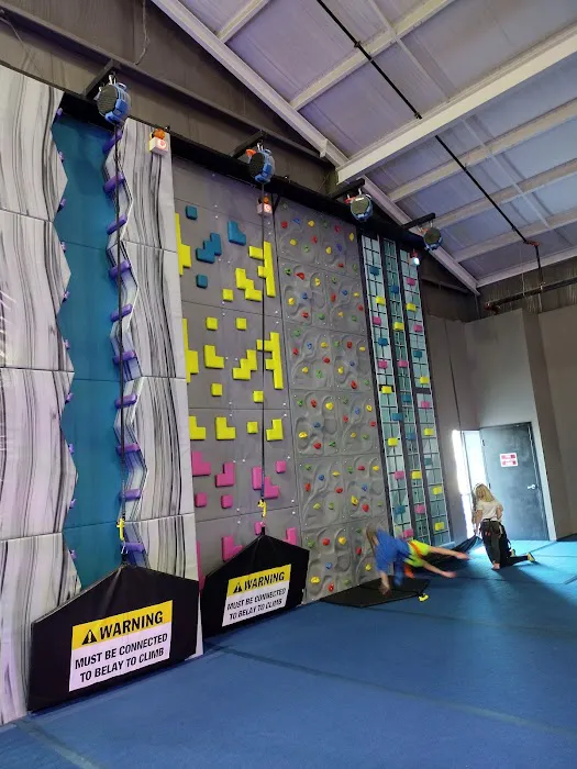 SKY Trampoline Park Picture 9
