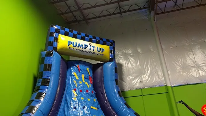 Pump It Up Kirkland Kids Birthdays and More Picture 1