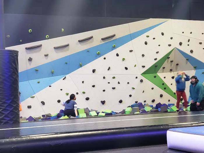 Sky Zone Trampoline Park Picture 4