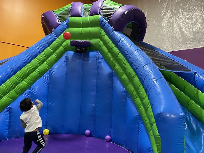 Pump It Up Lynnwood Kids Birthdays and More Picture 2