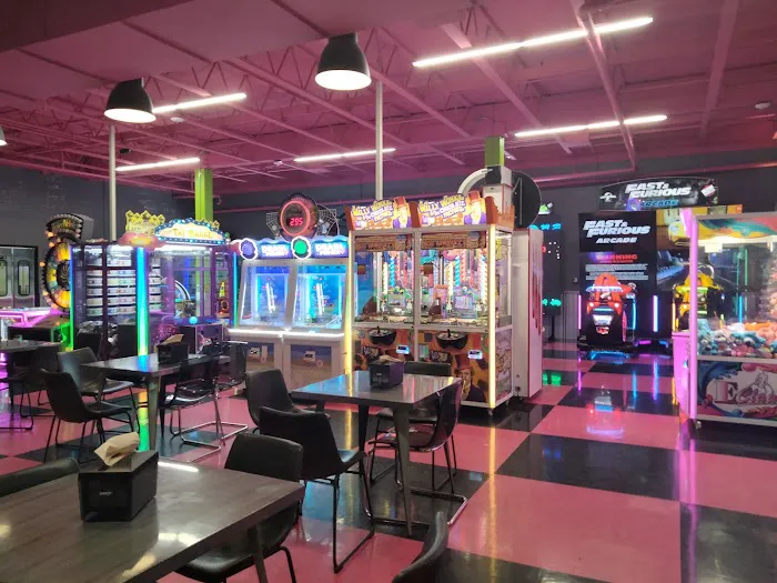 Flying Squirrel Trampoline Park Picture 3