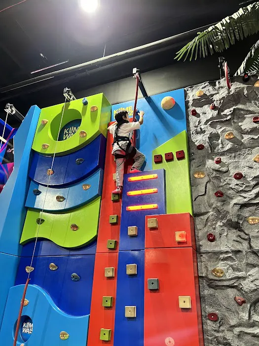 Flying Squirrel Trampoline Park Picture 6