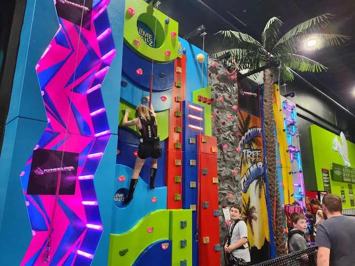 Flying Squirrel Trampoline Park Picture 4