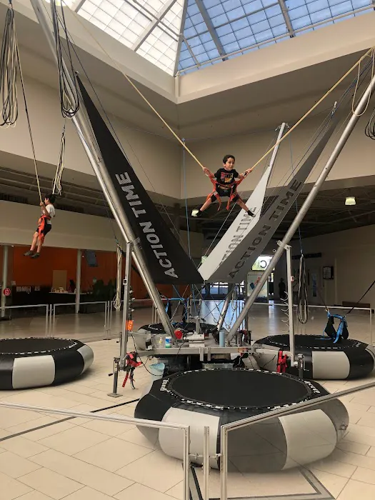 Bungee Jumping Trampoline Picture 2