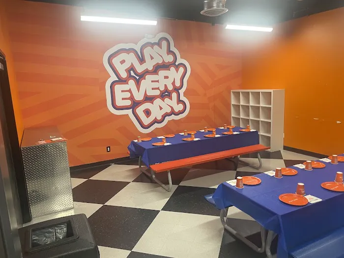 Sky Zone Trampoline Park Picture 4