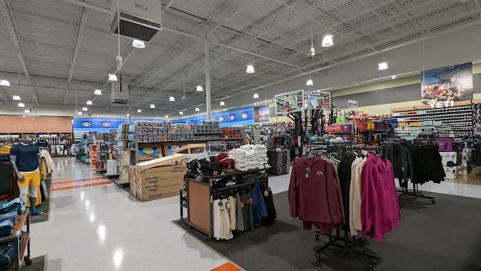 DICK'S Sporting Goods Picture 7