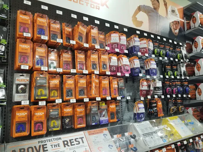 DICK'S Sporting Goods Picture 9