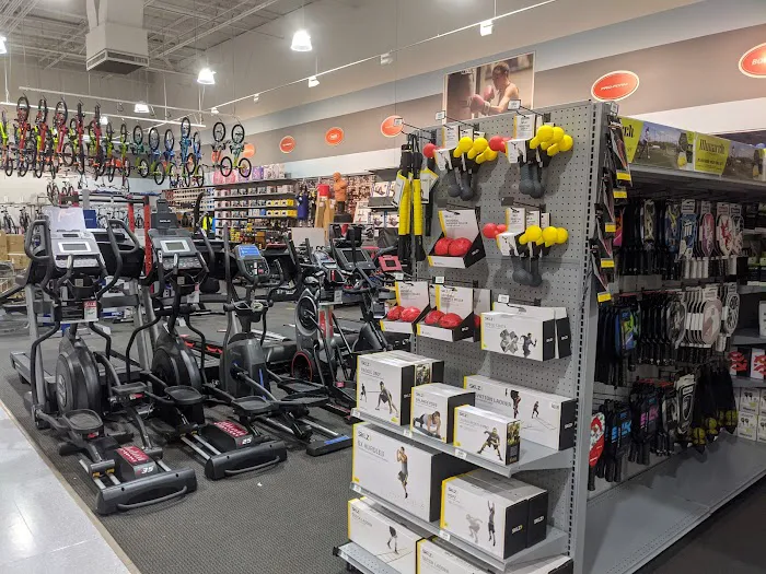 DICK'S Sporting Goods Picture 8