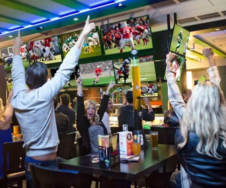 Dave & Buster's Auburn - King