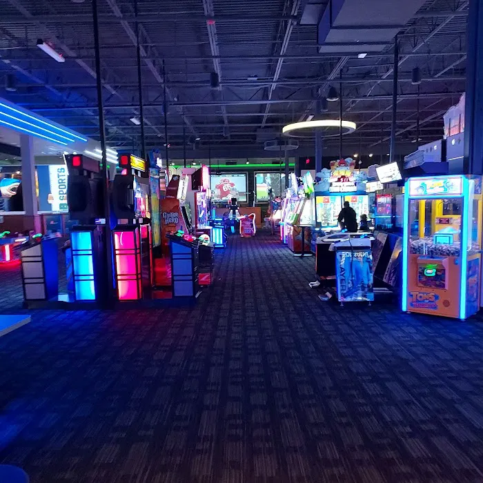 Dave & Buster's Auburn - King Picture 4