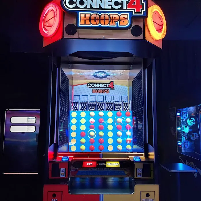 Dave & Buster's Auburn - King Picture 9