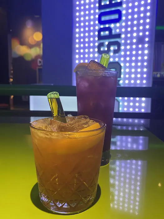 Dave & Buster's Auburn - King Picture 8