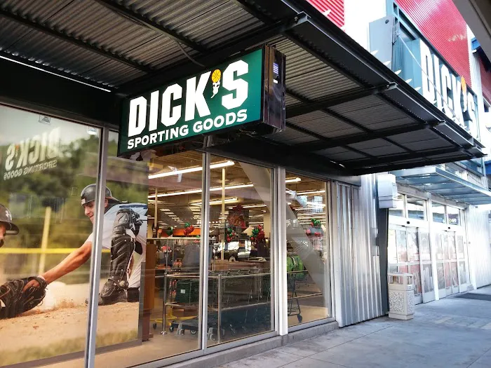 DICK'S Sporting Goods Picture 1