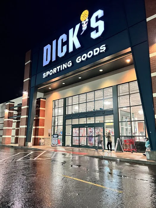 DICK'S Sporting Goods Picture 1