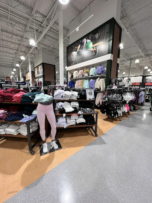 DICK'S Sporting Goods Picture 8