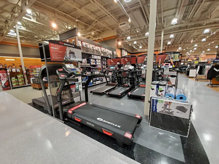 DICK'S Sporting Goods Picture 7