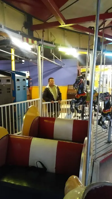 B & I Amusements Picture 8