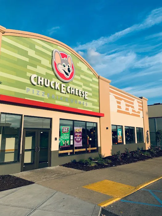 Chuck E. Cheese Picture 1