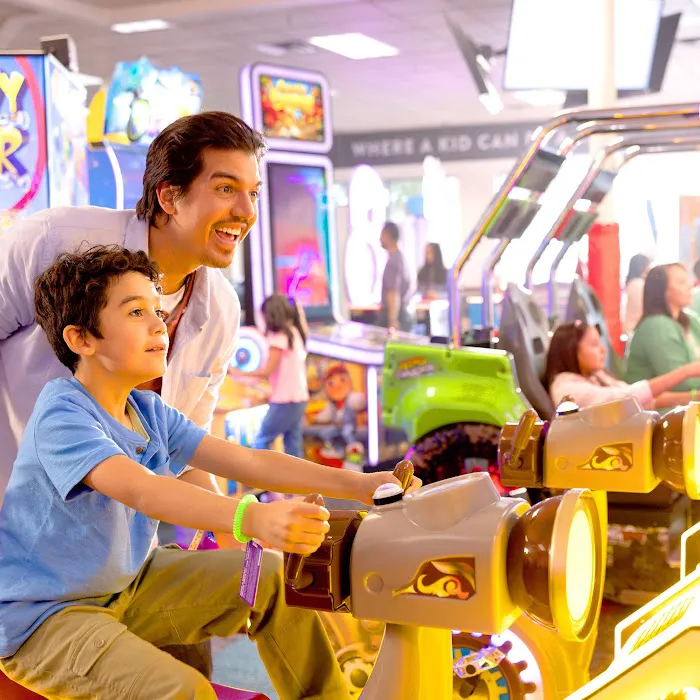 Chuck E. Cheese Picture 7