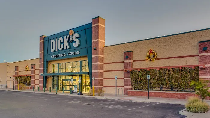 DICK'S Sporting Goods Picture 1