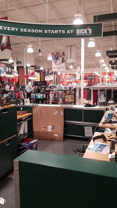 DICK'S Sporting Goods Picture 6