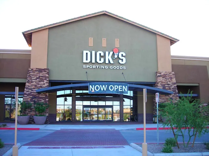 DICK'S Sporting Goods Picture 3