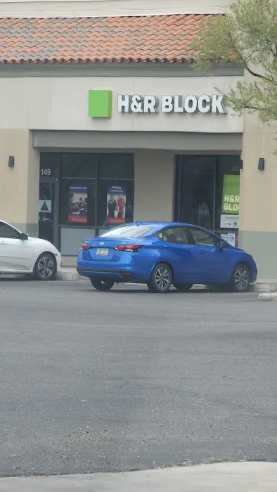 Thornydale Plaza Picture 10