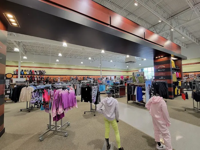 DICK'S Sporting Goods Picture 1