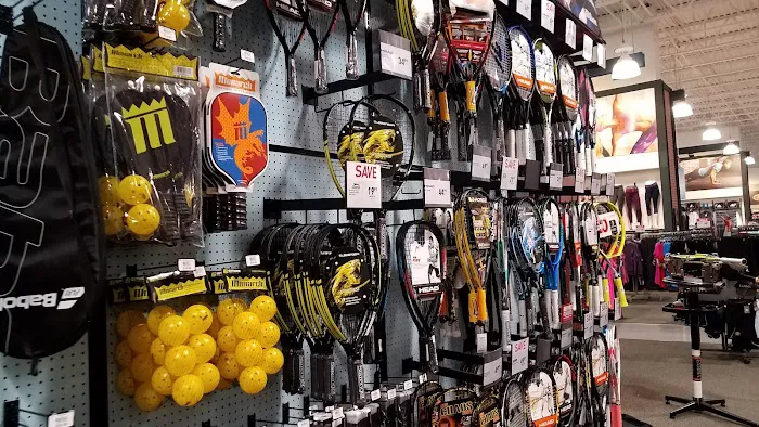 DICK'S Sporting Goods Picture 7
