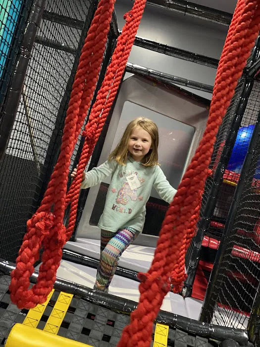 The Hub Trampoline & Axe Throwing Picture 4