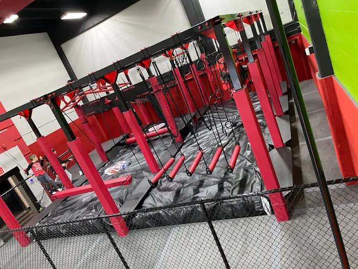 The Hub Trampoline & Axe Throwing Picture 6