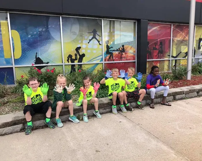 The Hub Trampoline & Axe Throwing Picture 10