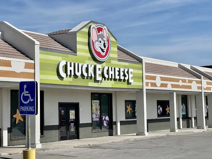 Chuck E. Cheese Picture 1