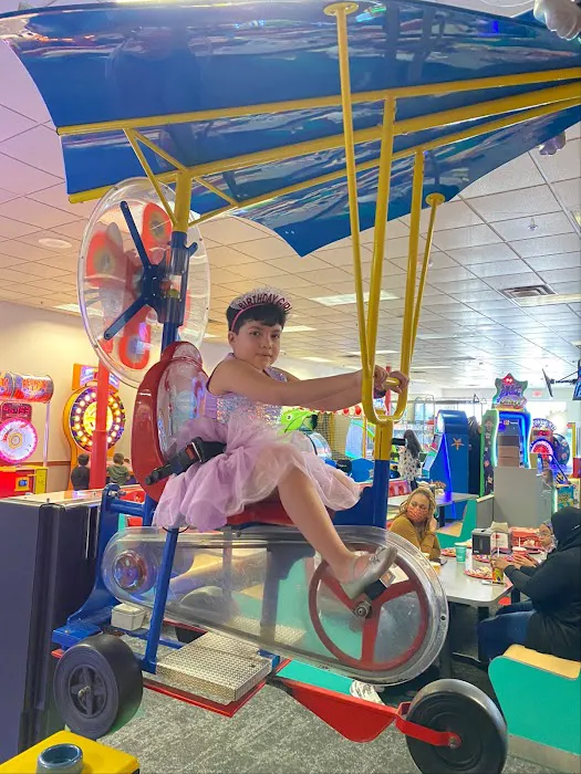 Chuck E. Cheese Picture 4