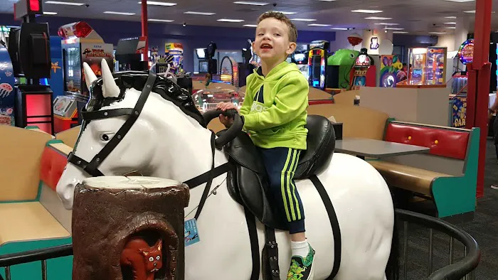 Chuck E. Cheese Picture 7