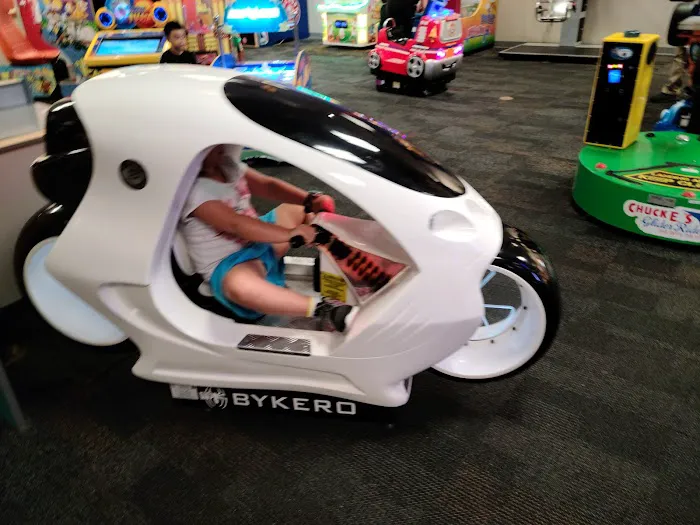 Chuck E. Cheese Picture 9