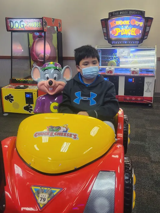 Chuck E. Cheese Picture 5
