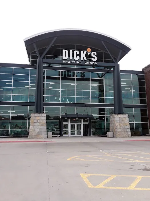 DICK'S Sporting Goods Picture 1